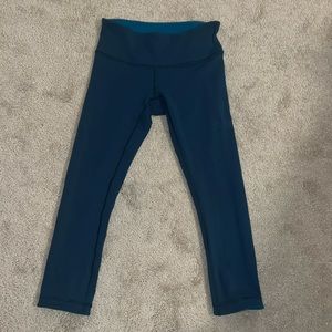 Reversible size 4 blue lululemon leggings